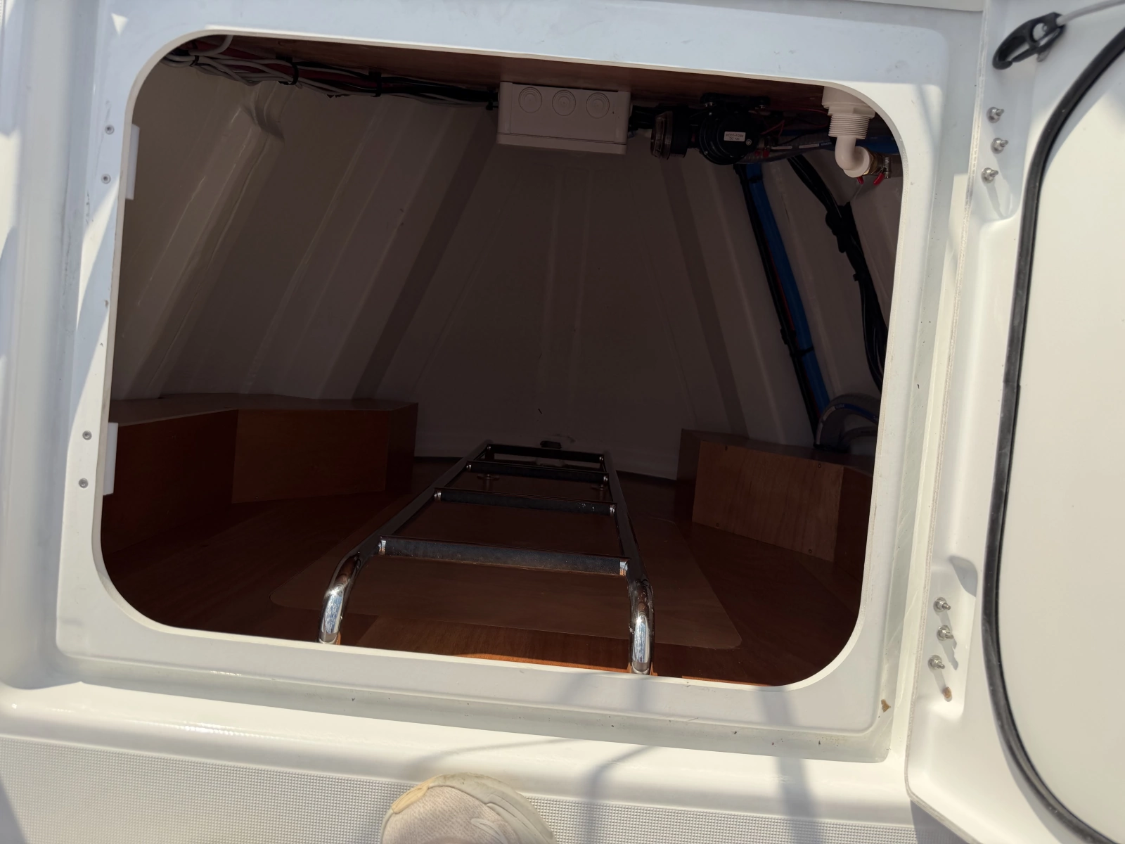 HULL 28  45ft Jeanneau Yacht For Sale
