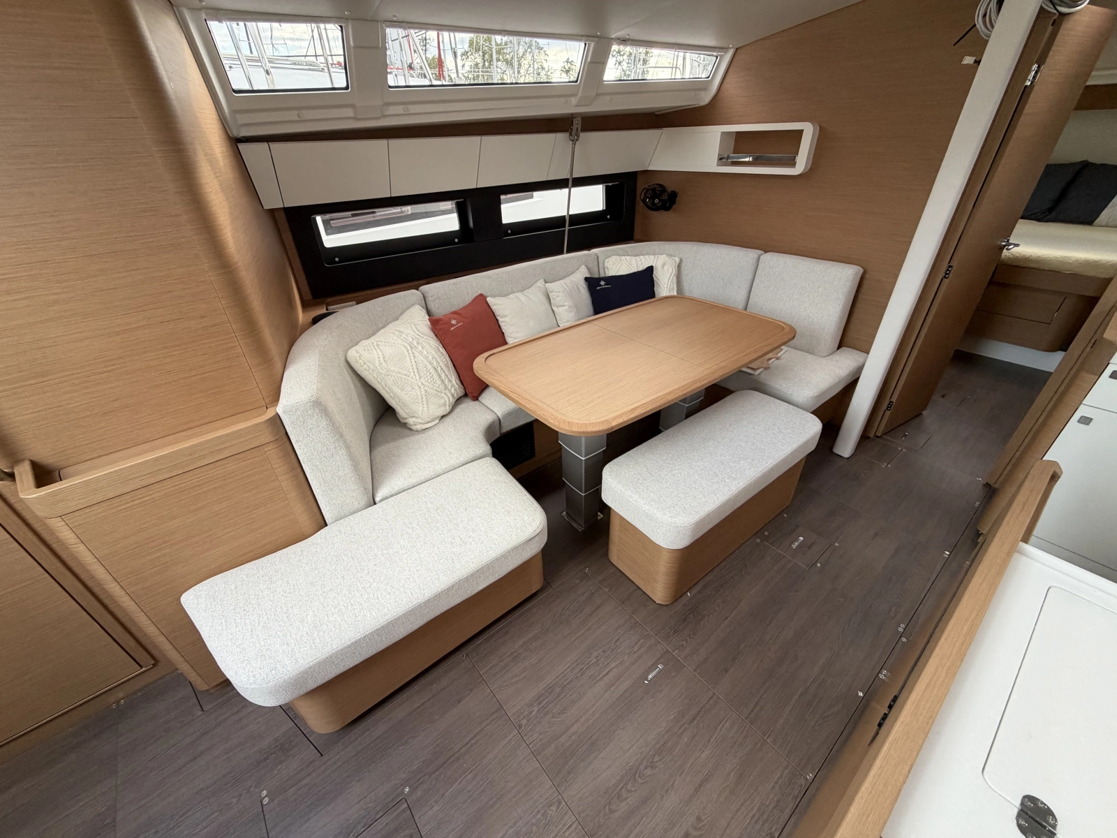 HULL 28  45ft Jeanneau Yacht For Sale