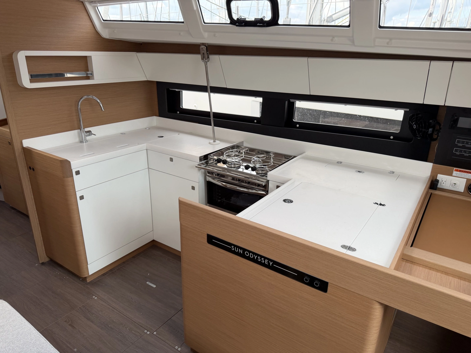 HULL 28  45ft Jeanneau Yacht For Sale