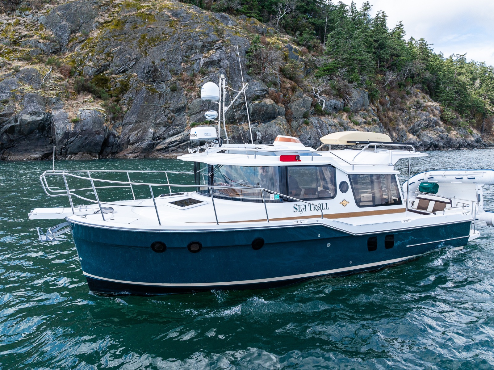 2016 Ranger Tugs R-29 S