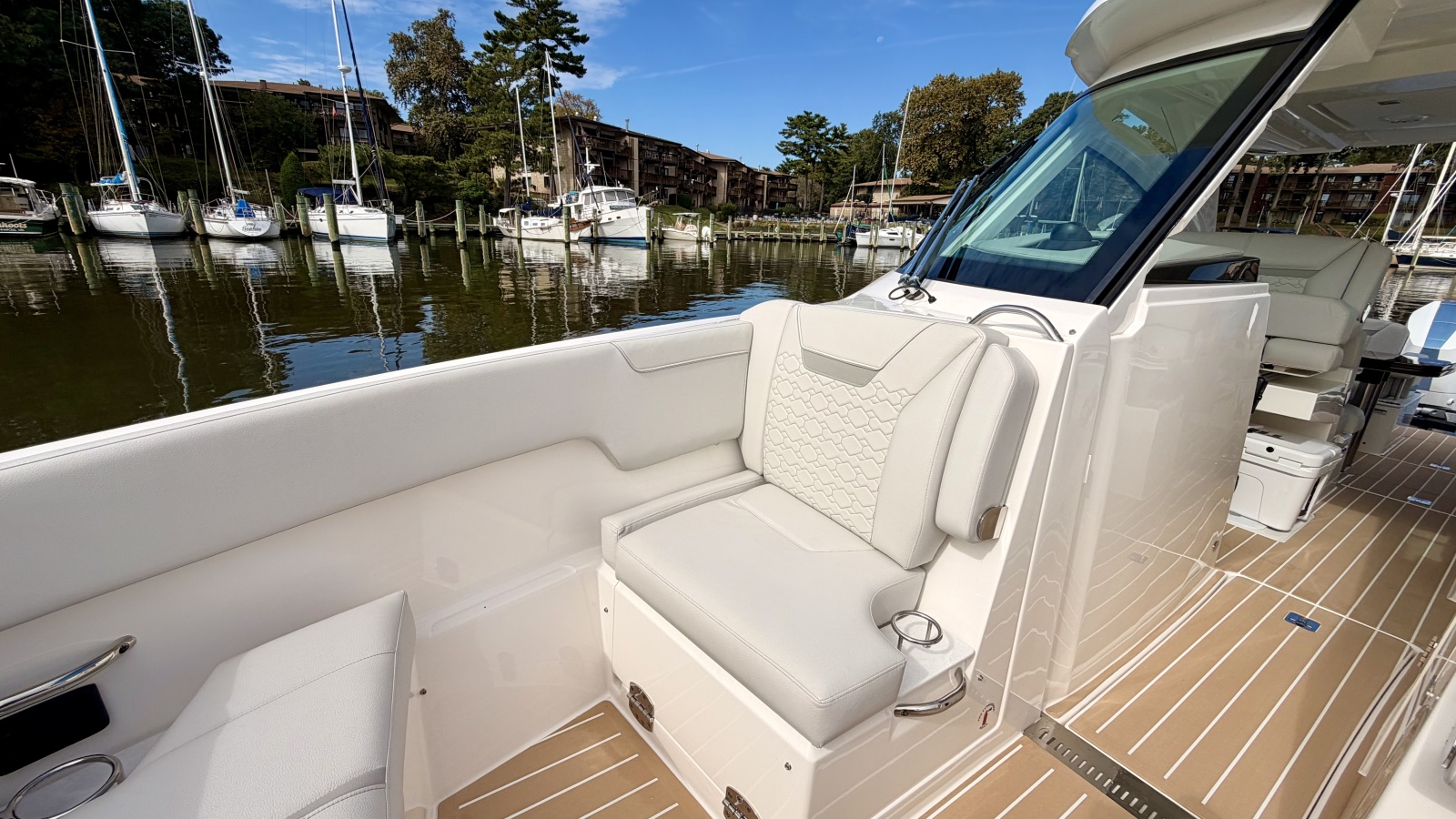 2026 Tiara Yachts 34 LX