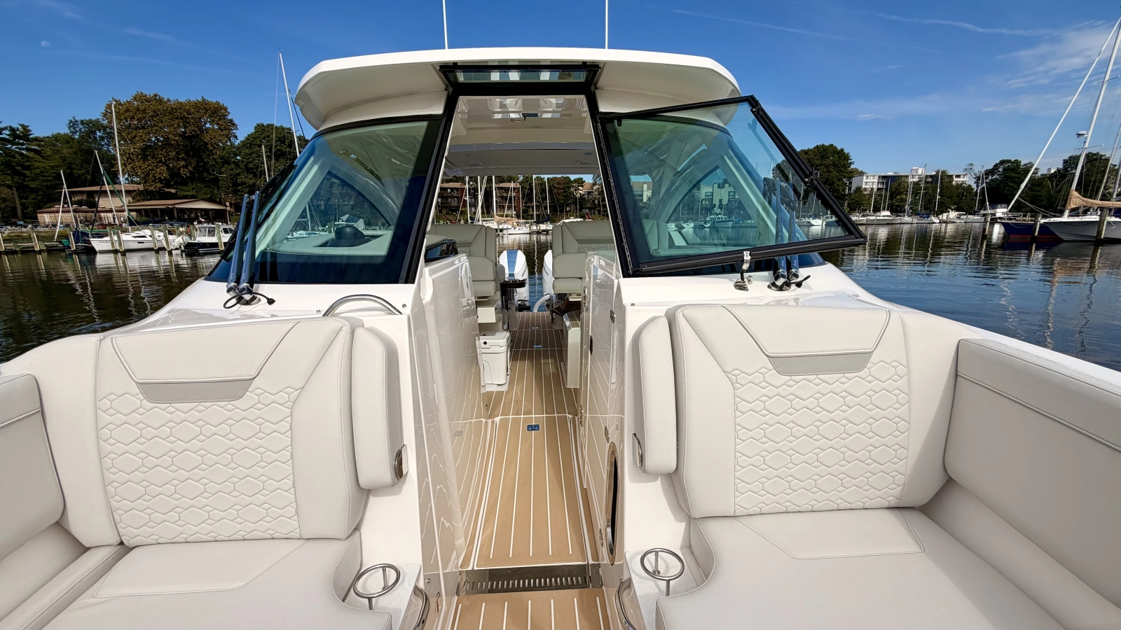 2026 Tiara Yachts 34 LX