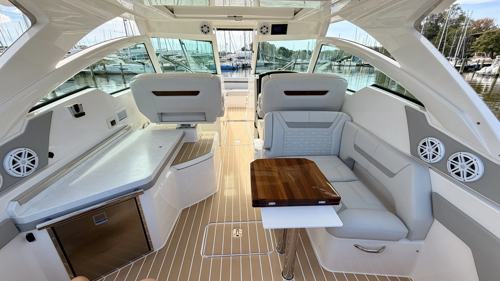 2026 Tiara Yachts 34 LX