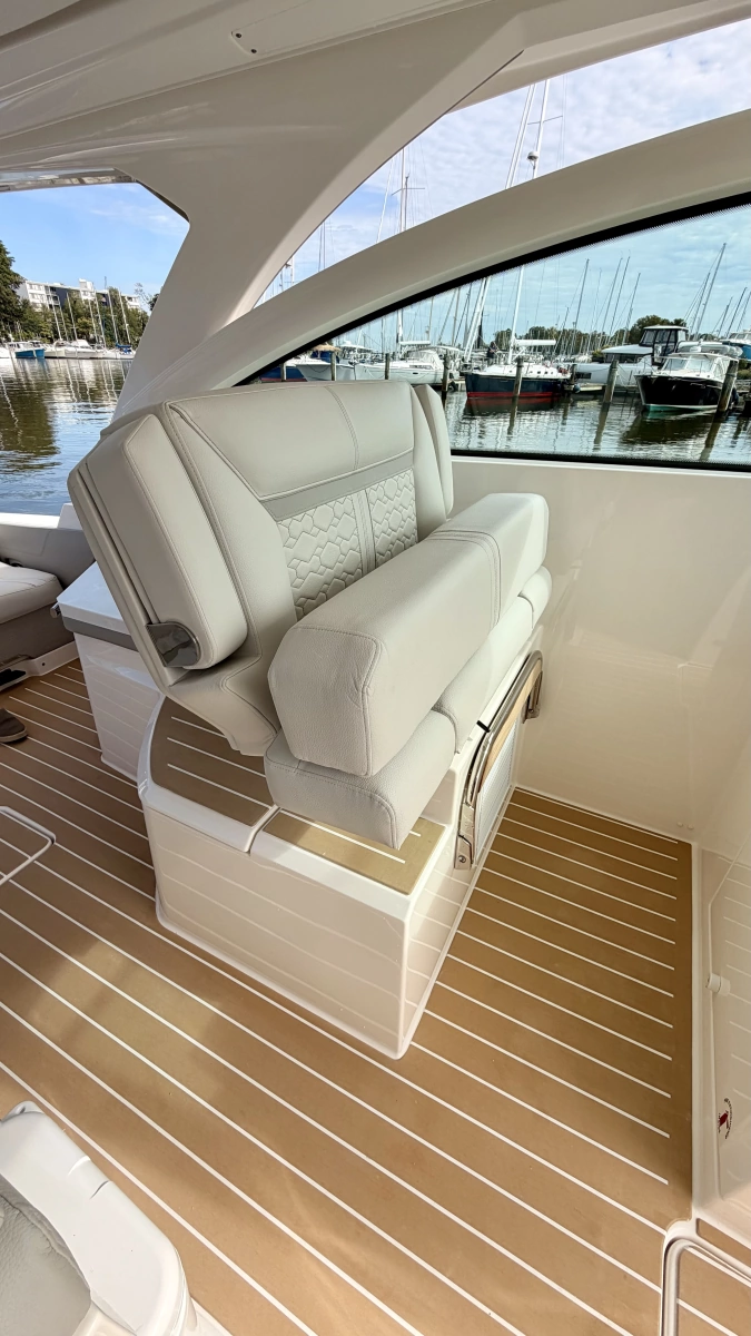 2026 Tiara Yachts 34 LX