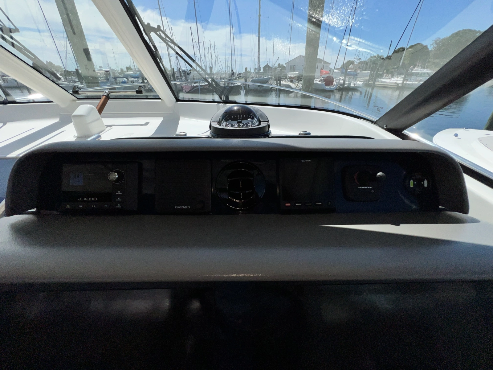 2020 Pursuit 385 Offshore