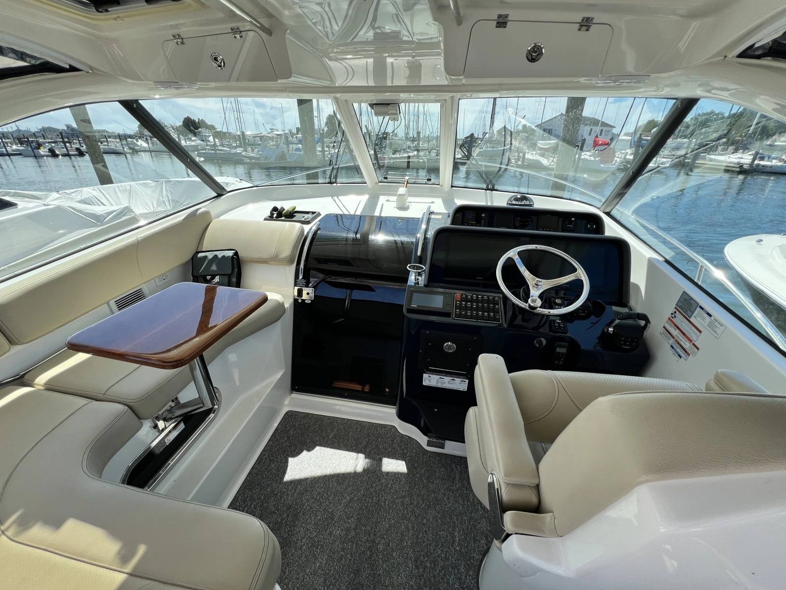 2020 Pursuit 385 Offshore