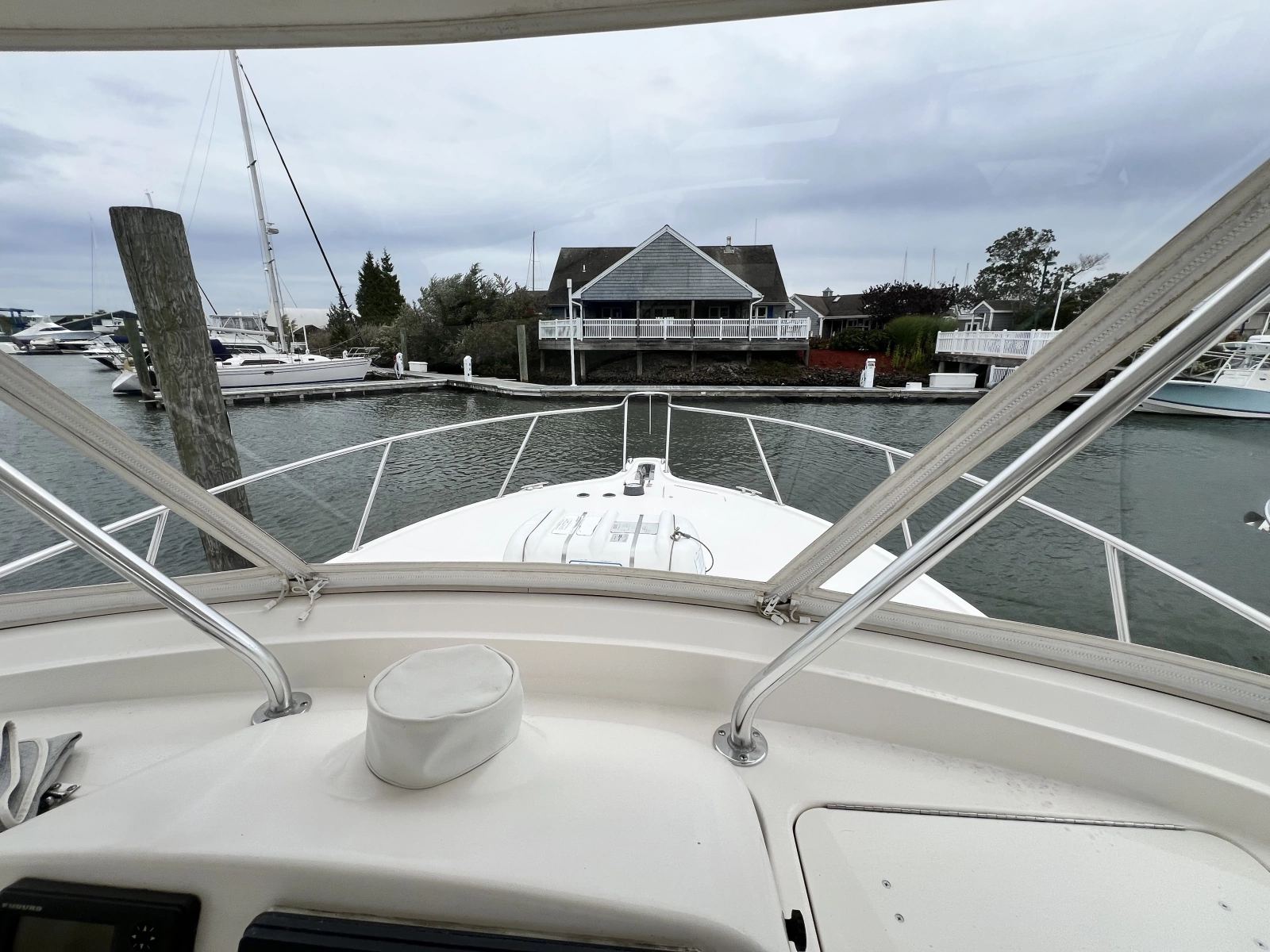 2003 Pursuit 3000 Offshore