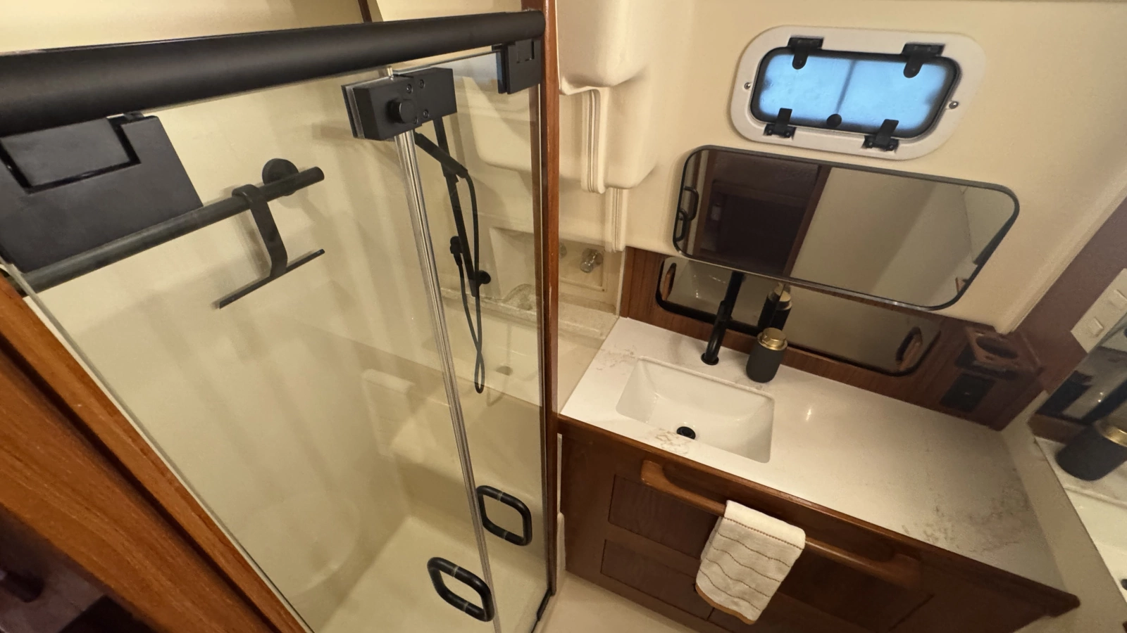 Aft Master Ensuite