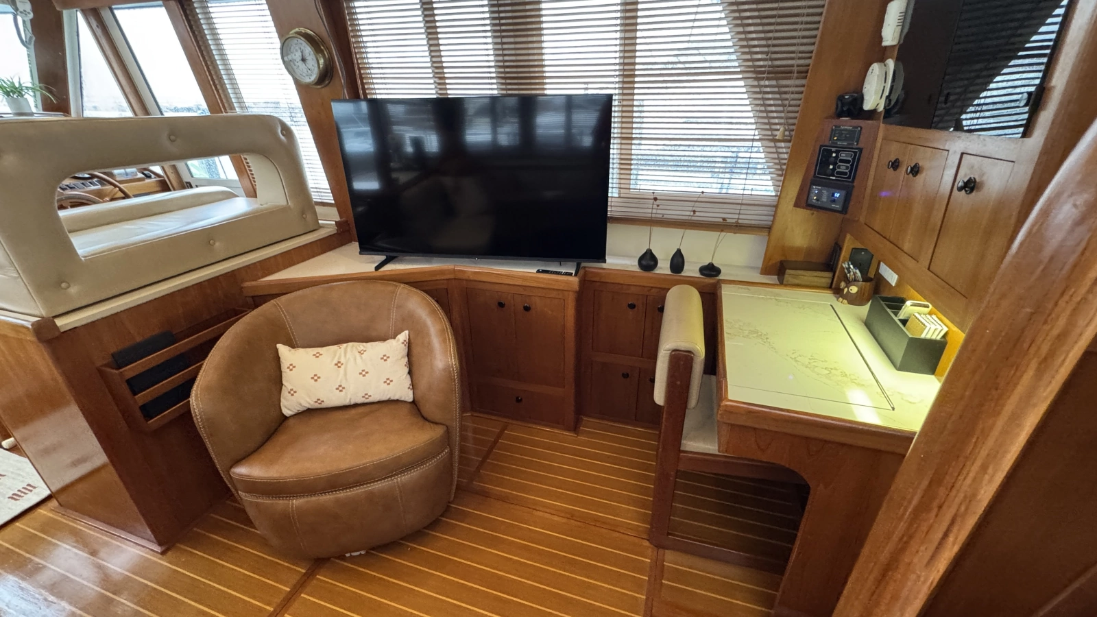 Salon Looking Starboard