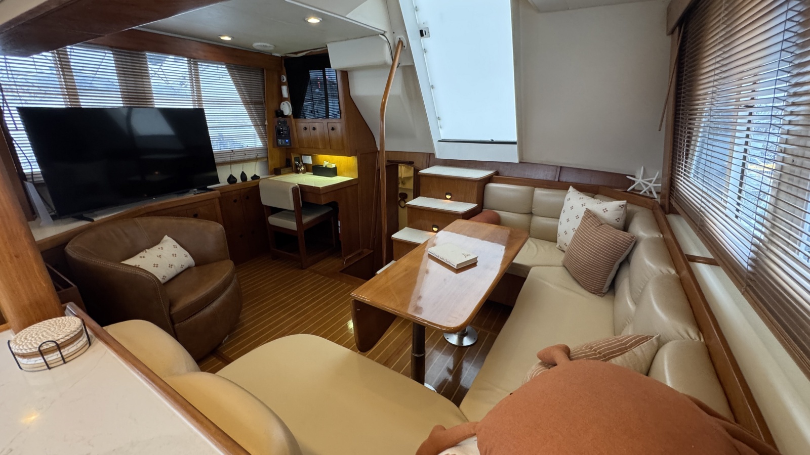 Salon Aft View