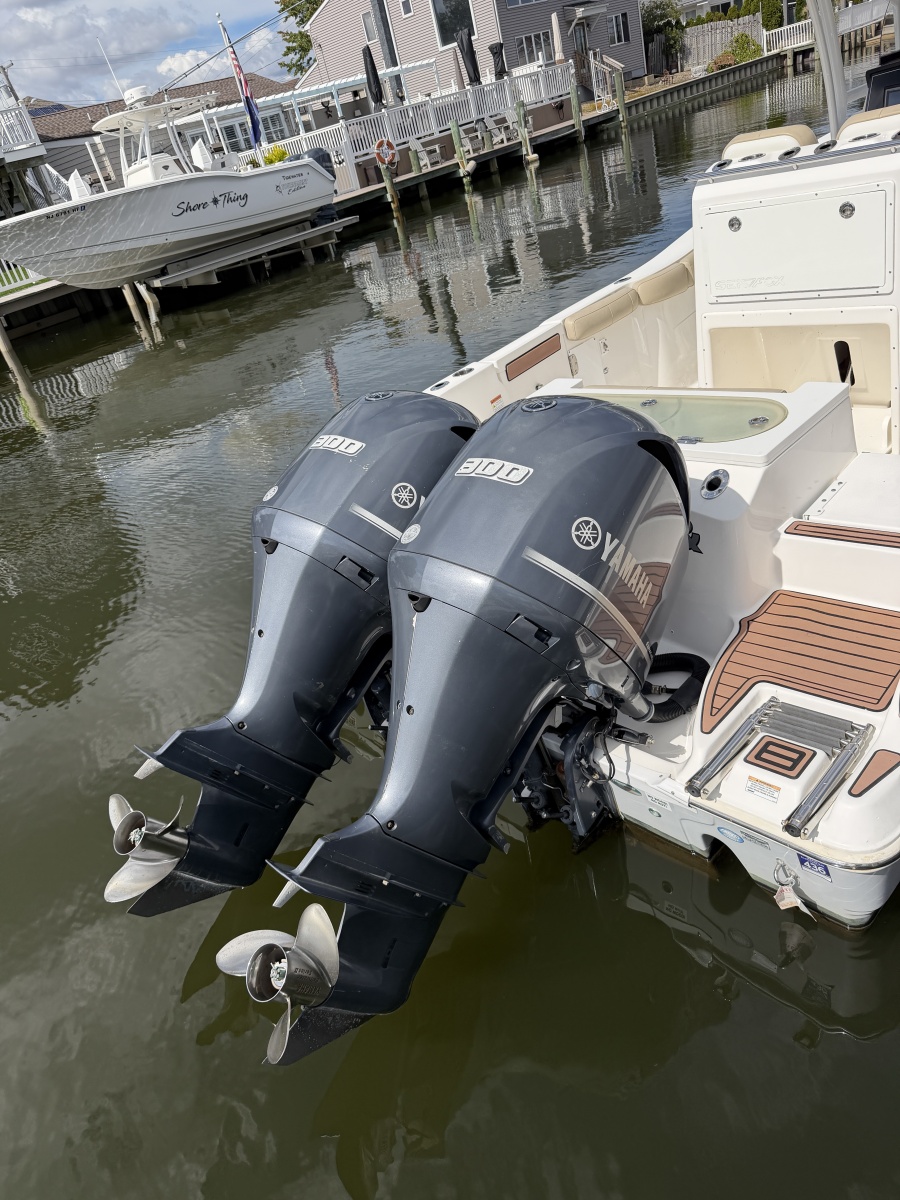 2017 Sea Fox 288 Commander