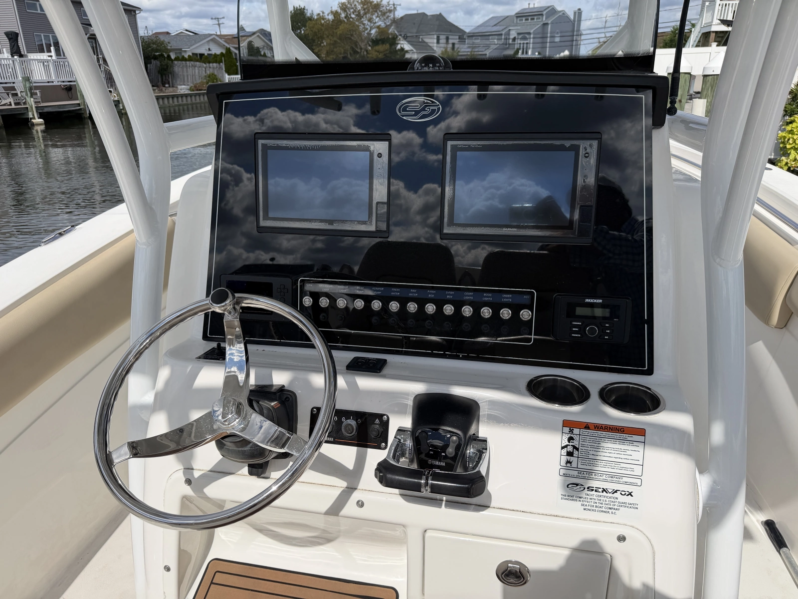 2017 Sea Fox 288 Commander