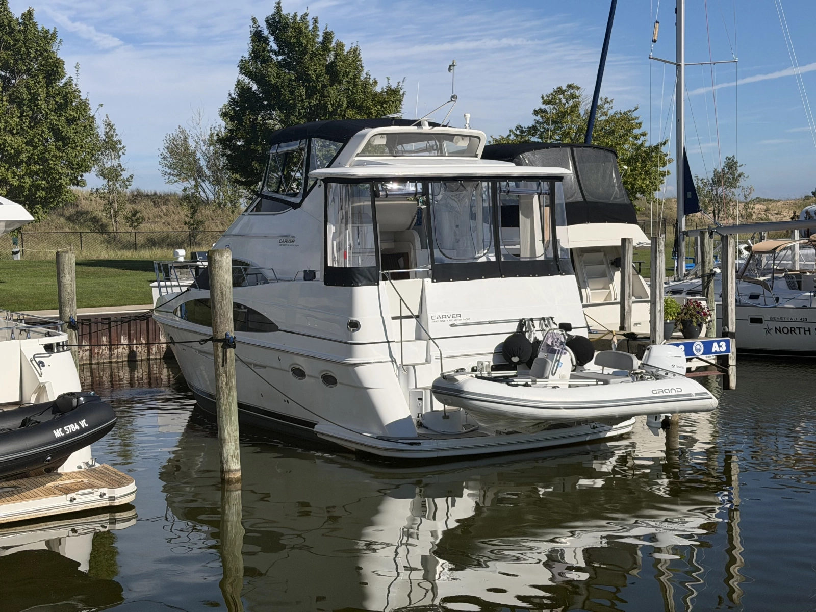 2000 Carver 396 Motor Yacht