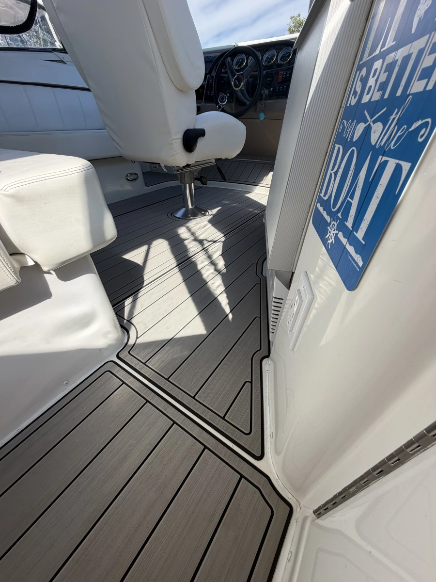 2000 Carver 396 Motor Yacht