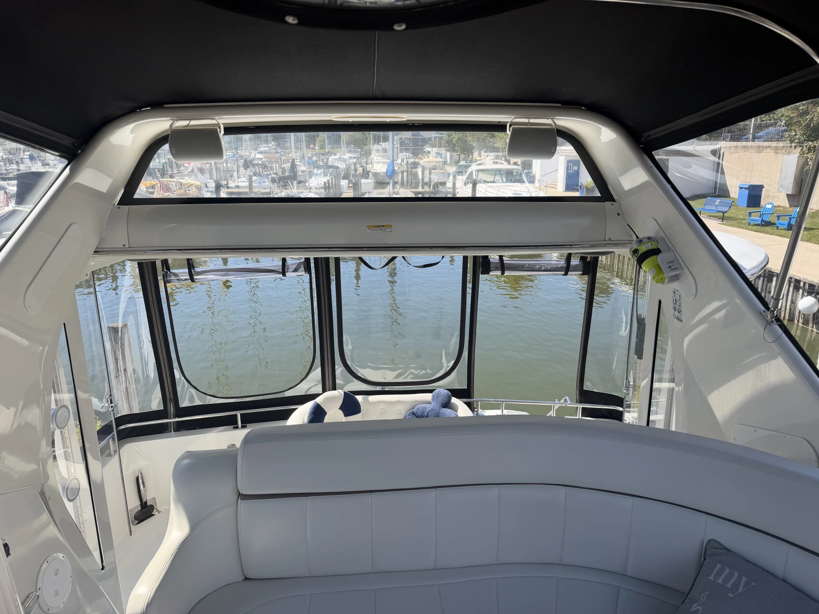 2000 Carver 396 Motor Yacht
