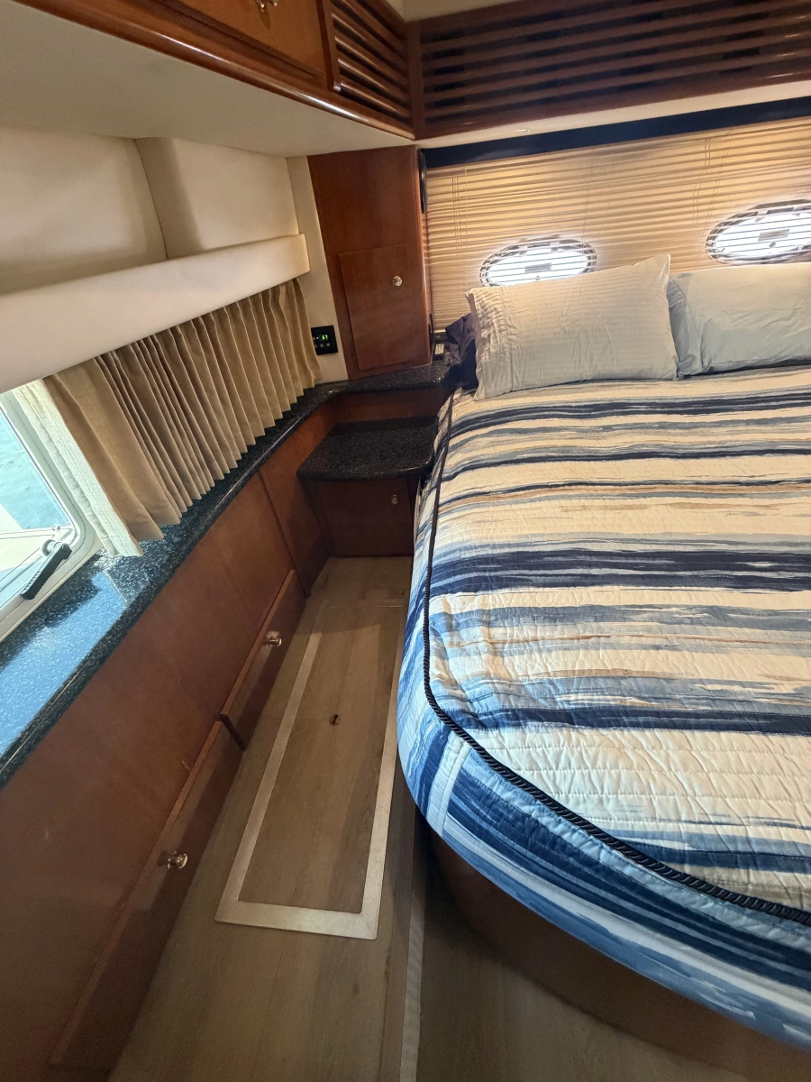2000 Carver 396 Motor Yacht