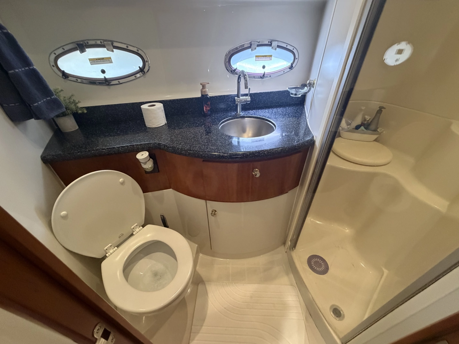 2000 Carver 396 Motor Yacht