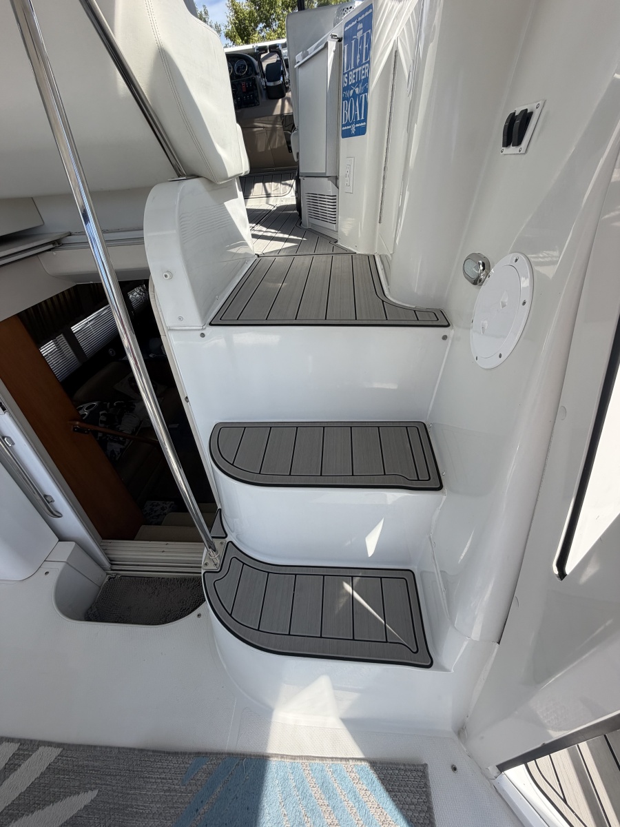 2000 Carver 396 Motor Yacht
