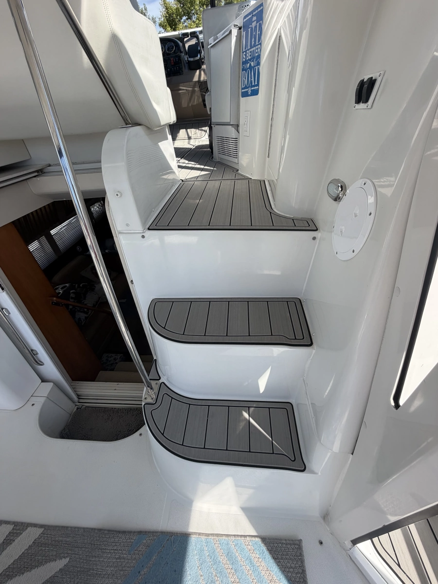 2000 Carver 396 Motor Yacht