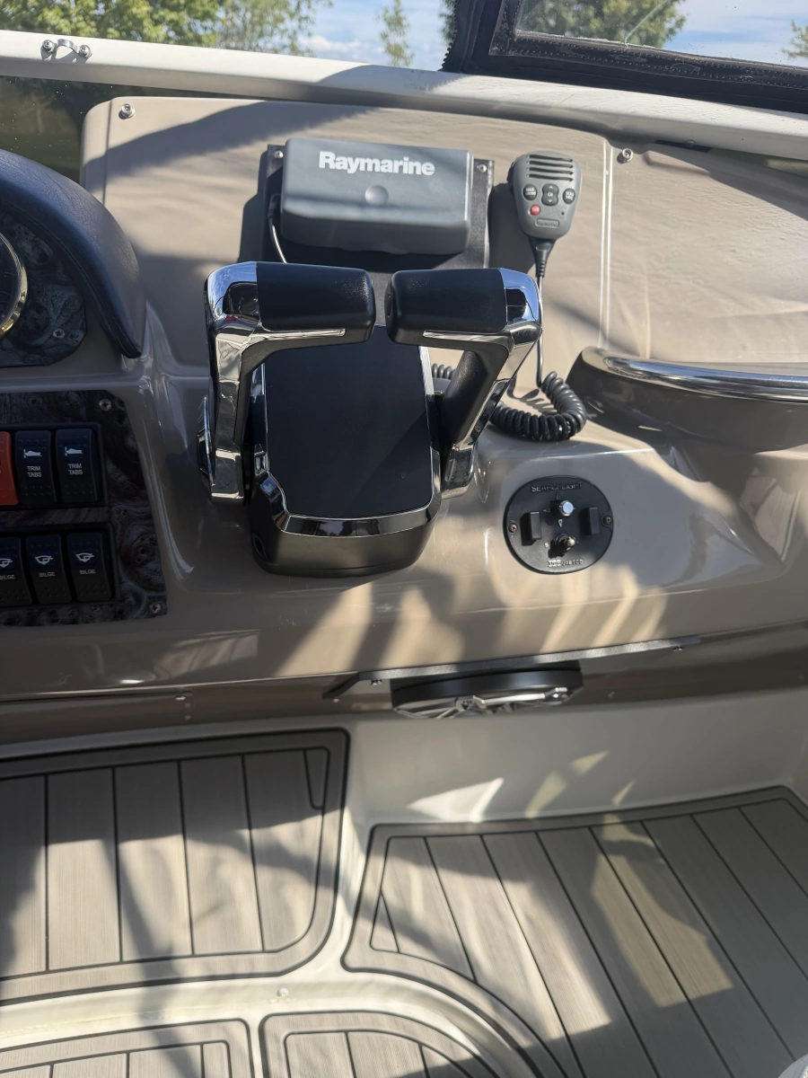 2000 Carver 396 Motor Yacht