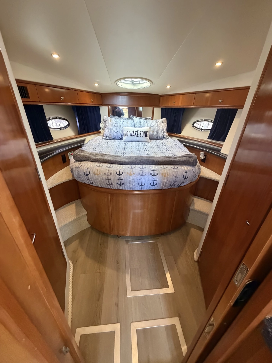 2000 Carver 396 Motor Yacht