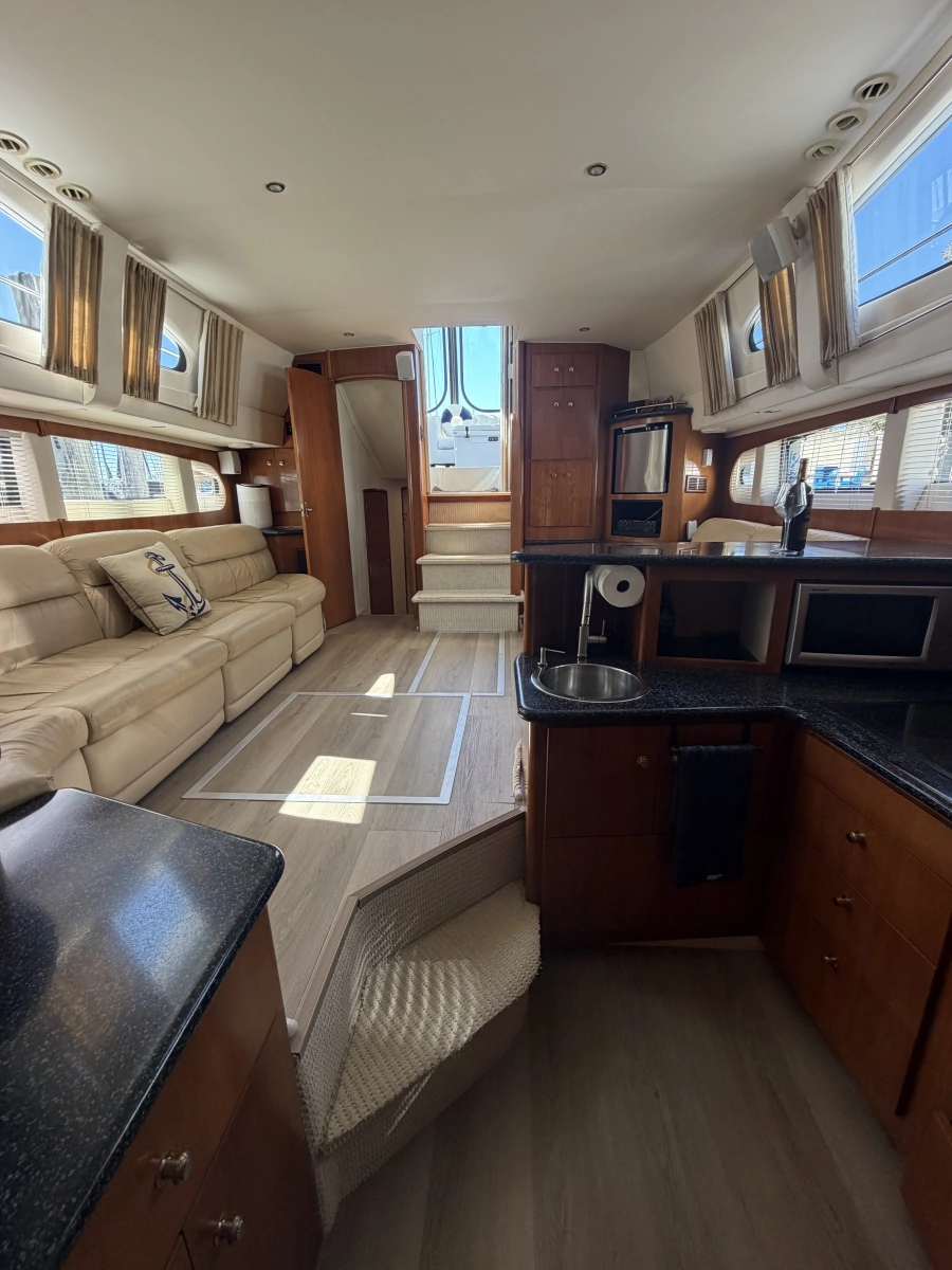 2000 Carver 396 Motor Yacht
