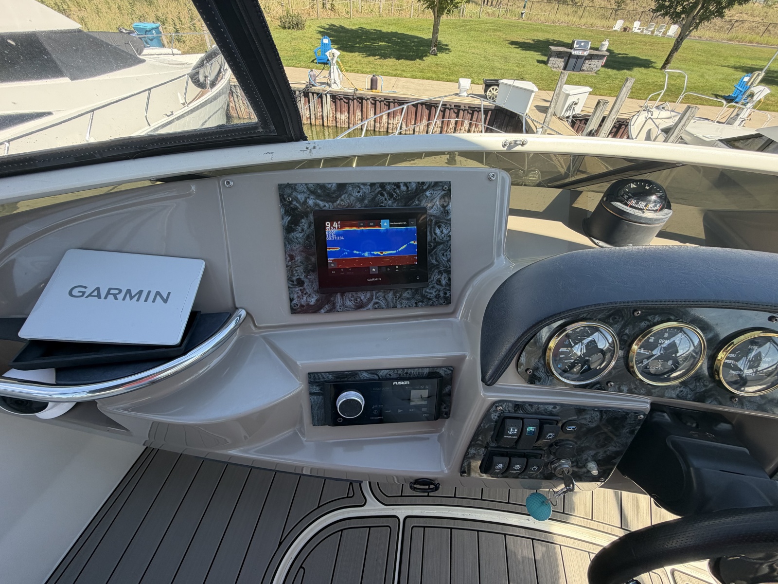 2000 Carver 396 Motor Yacht
