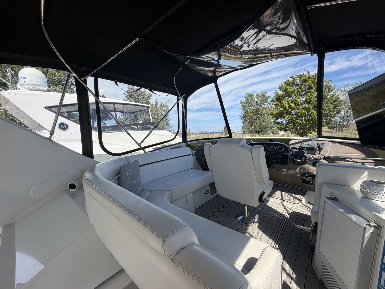 2000 Carver 396 Motor Yacht