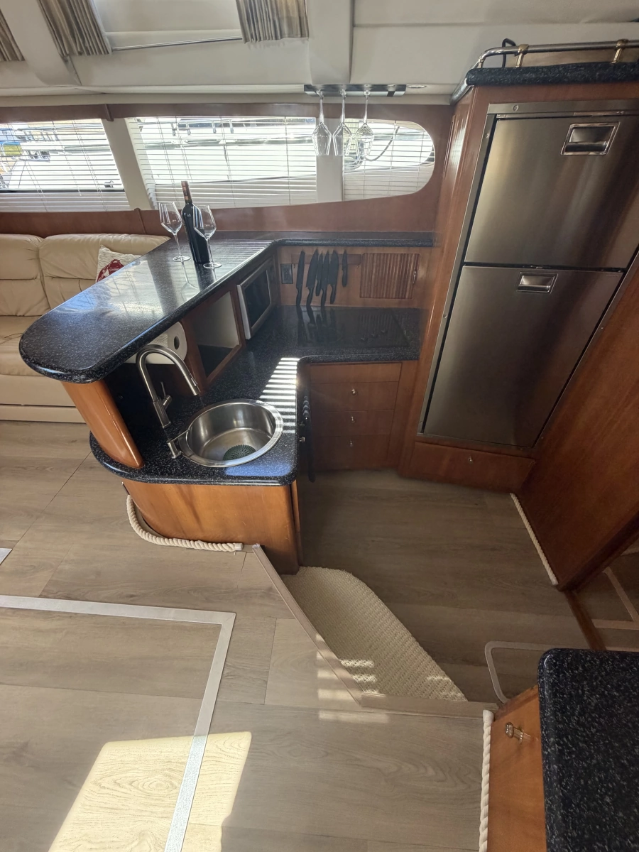 2000 Carver 396 Motor Yacht