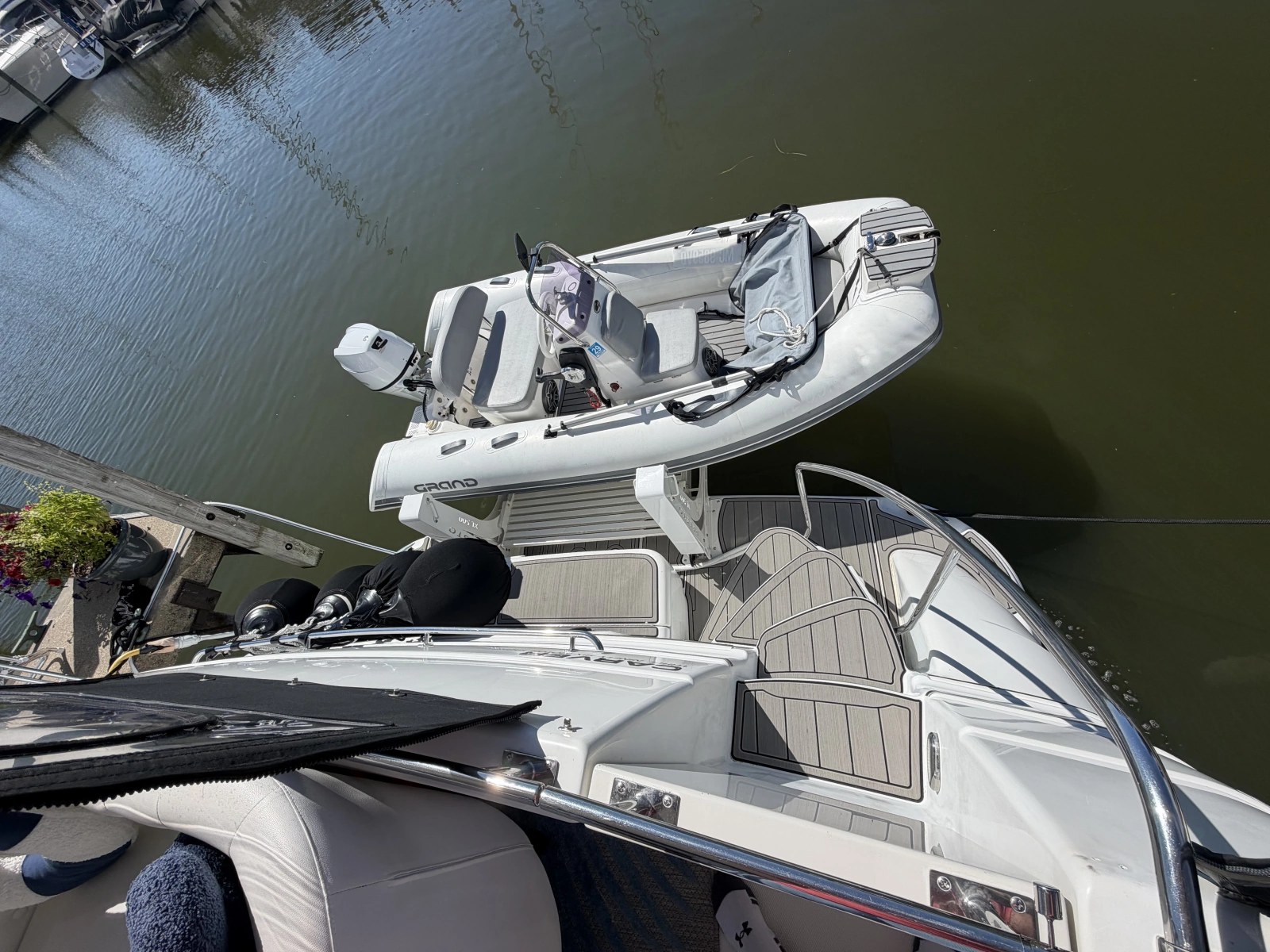2000 Carver 396 Motor Yacht
