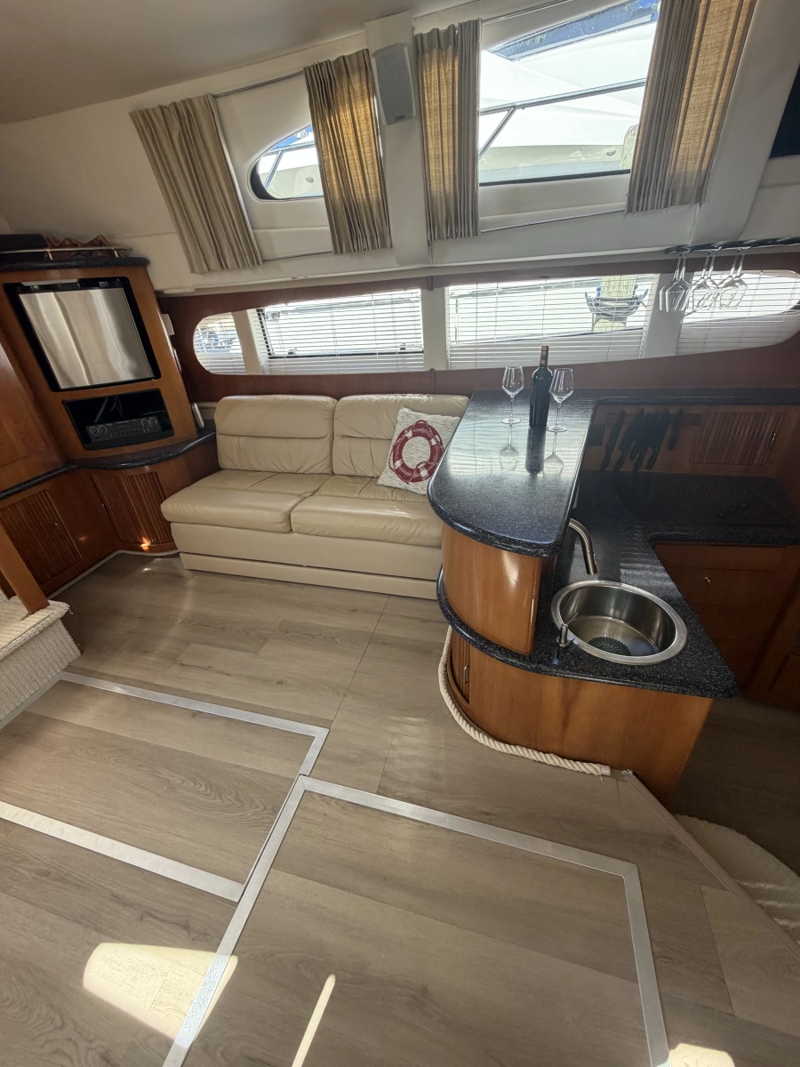 2000 Carver 396 Motor Yacht