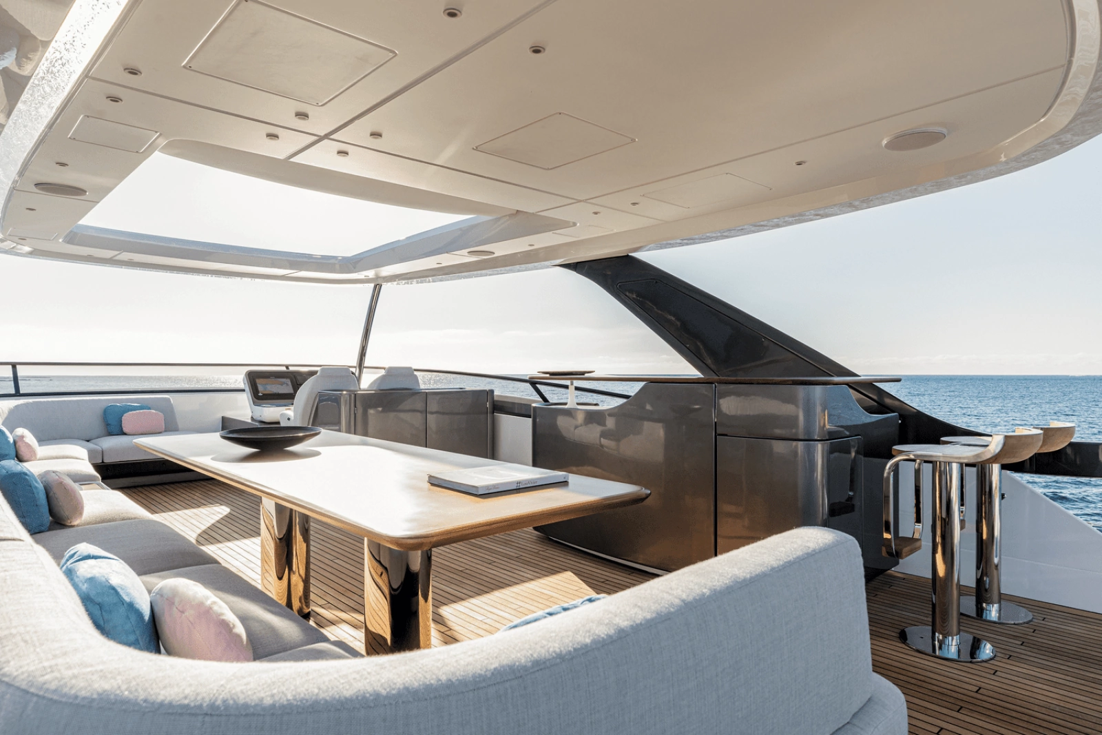 85ft Azimut Yacht For Sale
