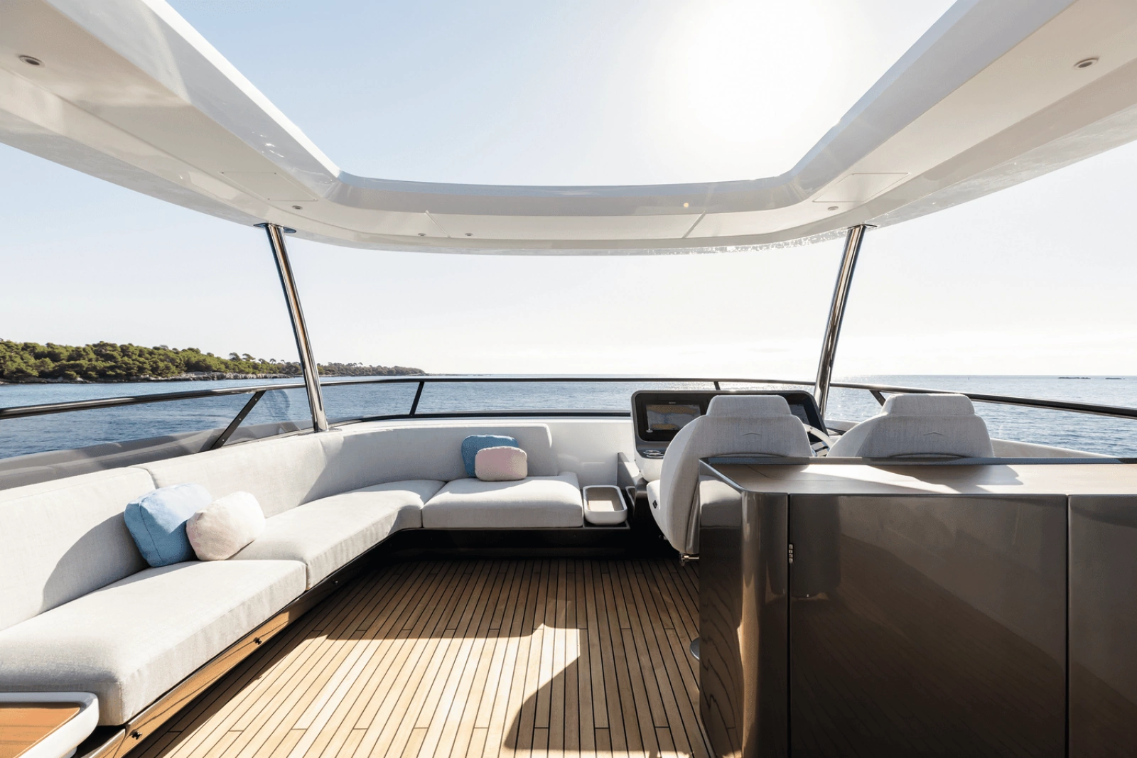 85ft Azimut Yacht For Sale