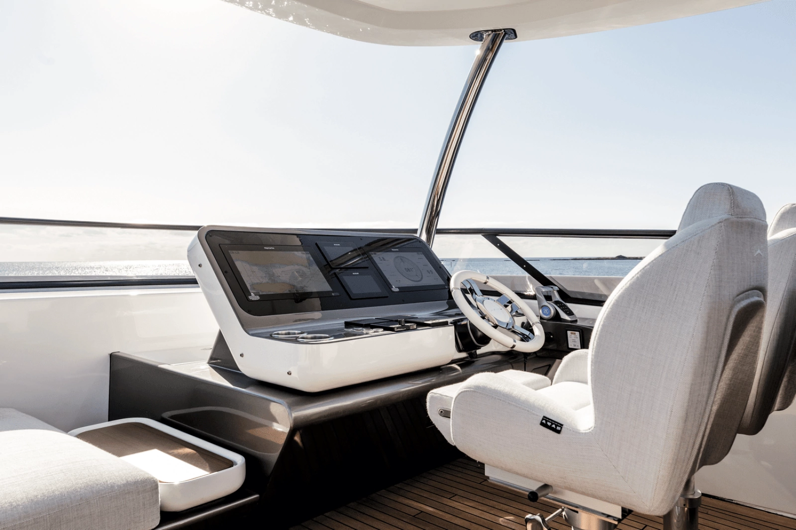 85ft Azimut Yacht For Sale