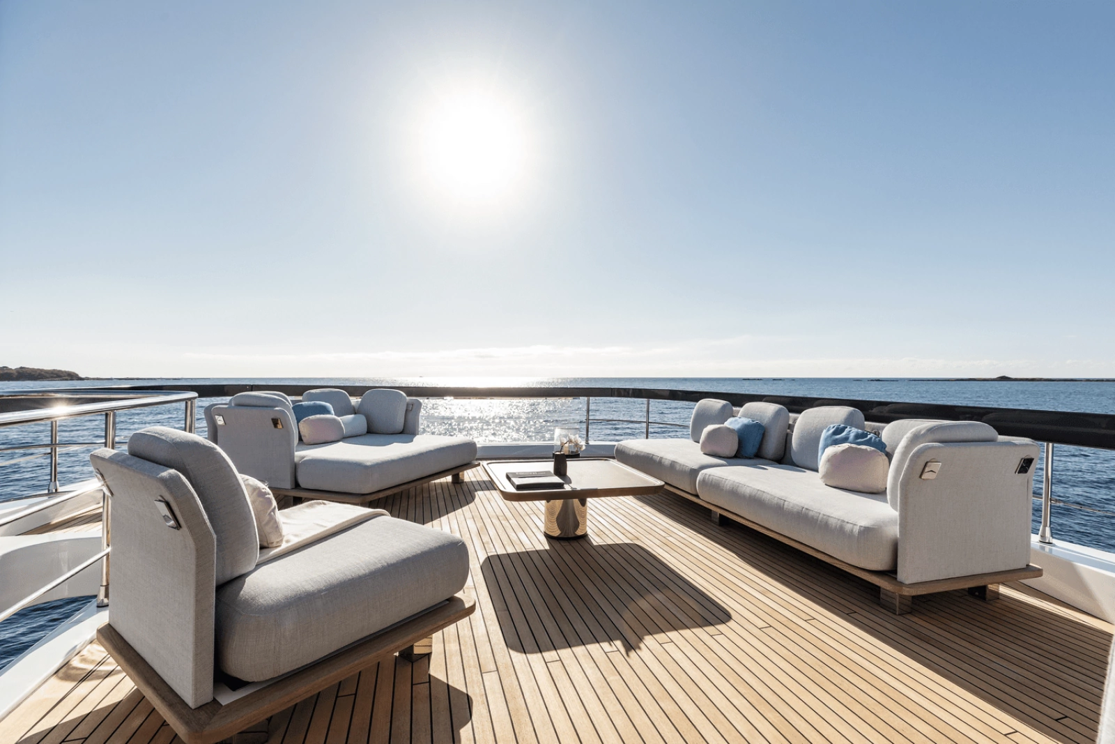 85ft Azimut Yacht For Sale