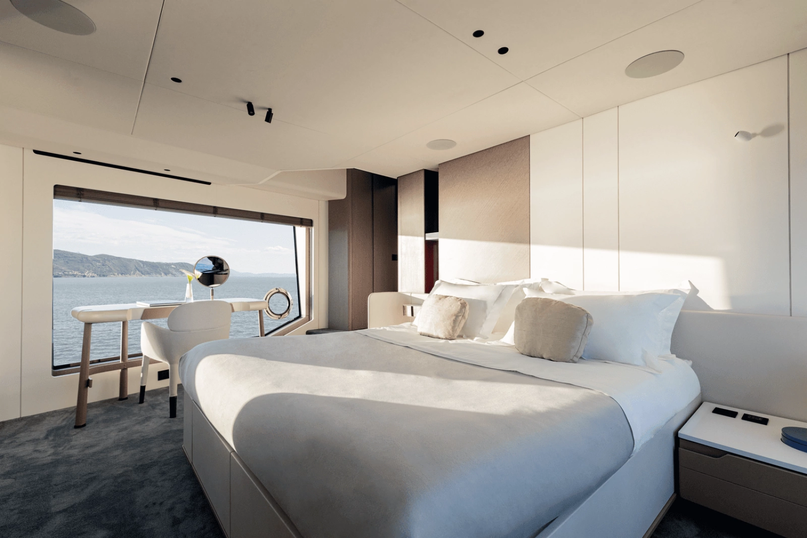85ft Azimut Yacht For Sale