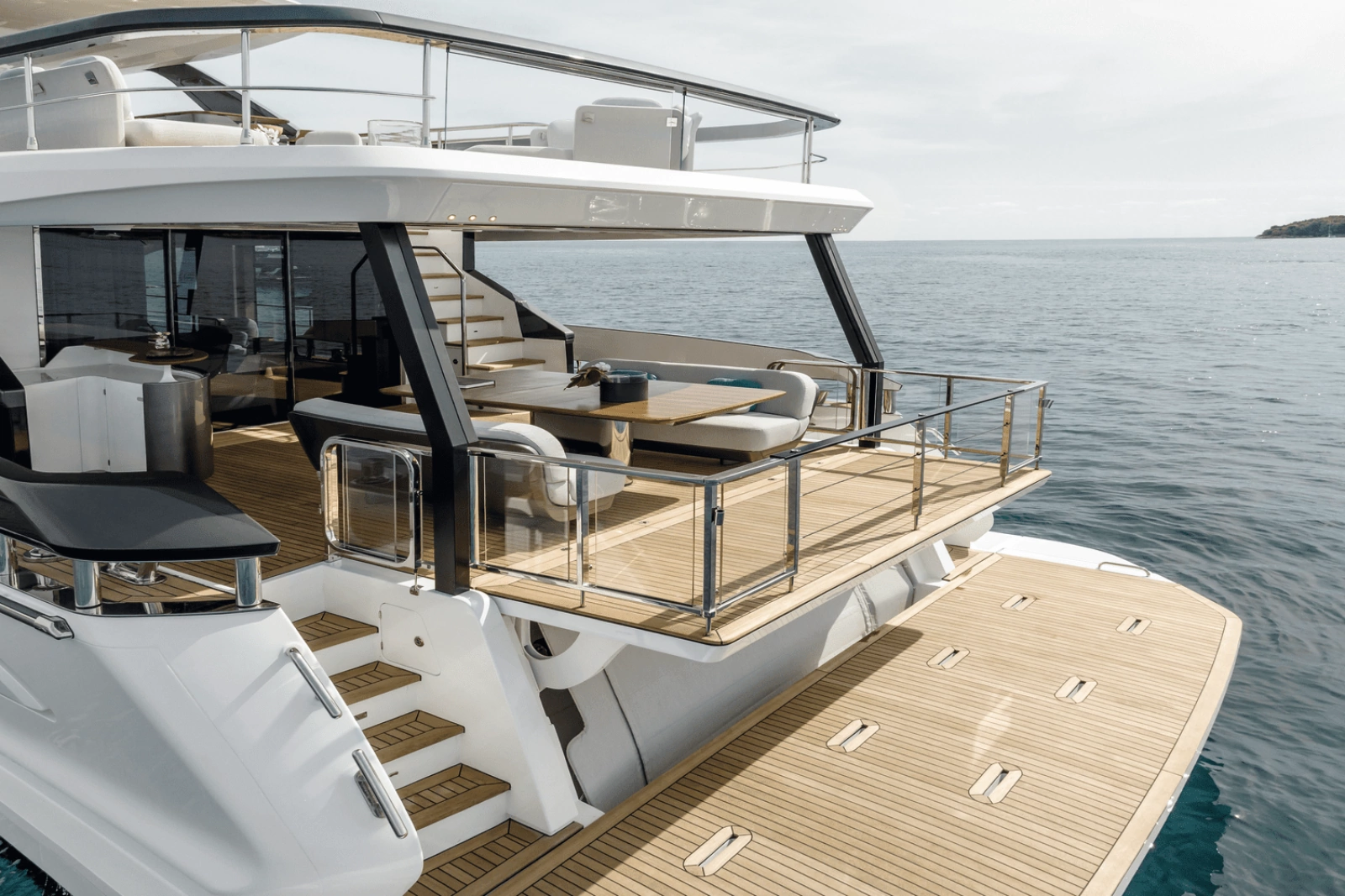 85ft Azimut Yacht For Sale