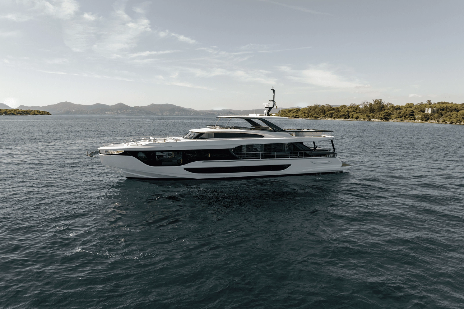 85ft Azimut Yacht For Sale