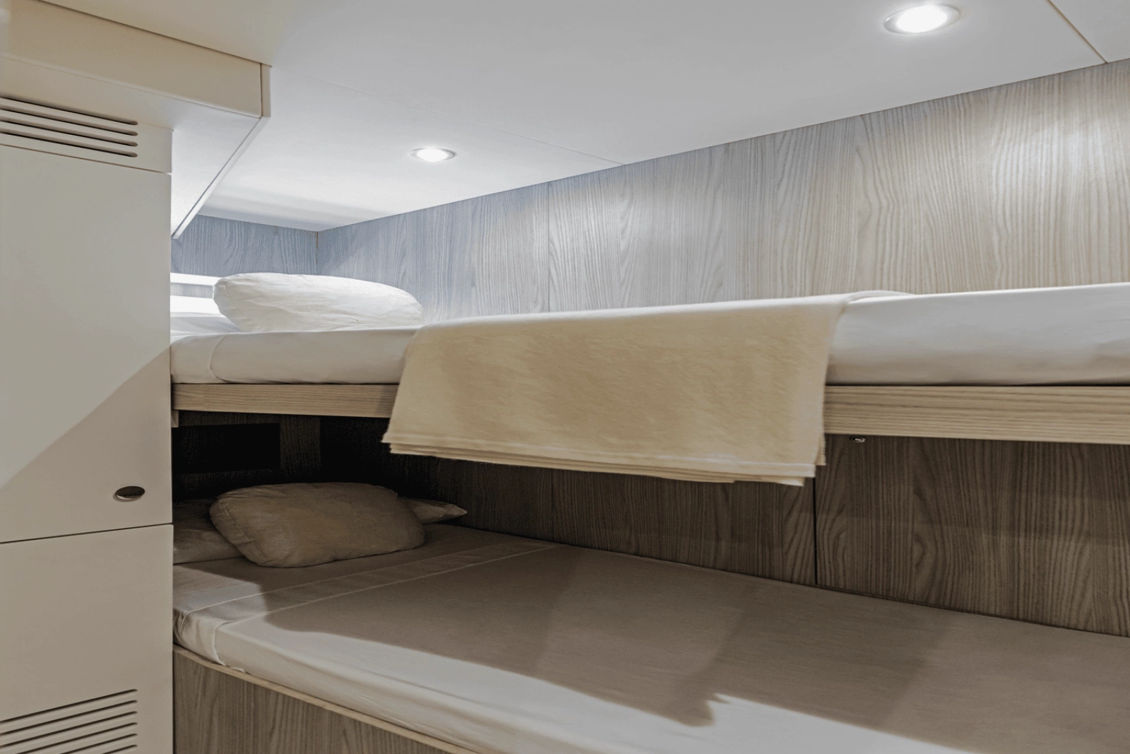 85ft Azimut Yacht For Sale
