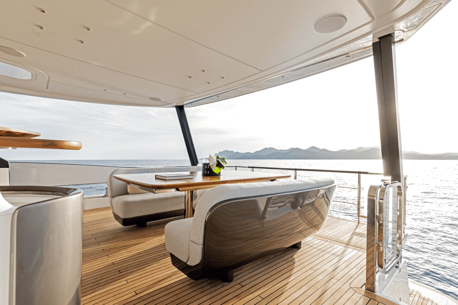 85ft Azimut Yacht For Sale