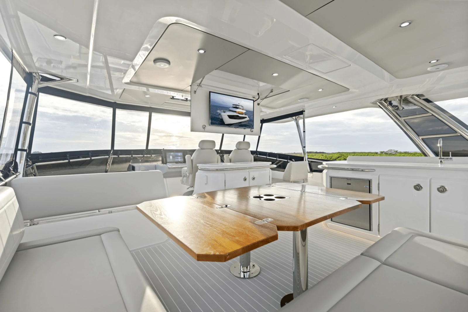 52ft Aquila Yacht For Sale