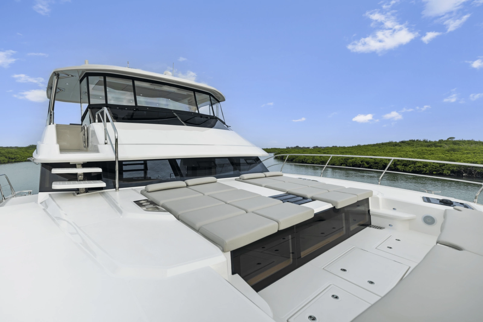 52ft Aquila Yacht For Sale