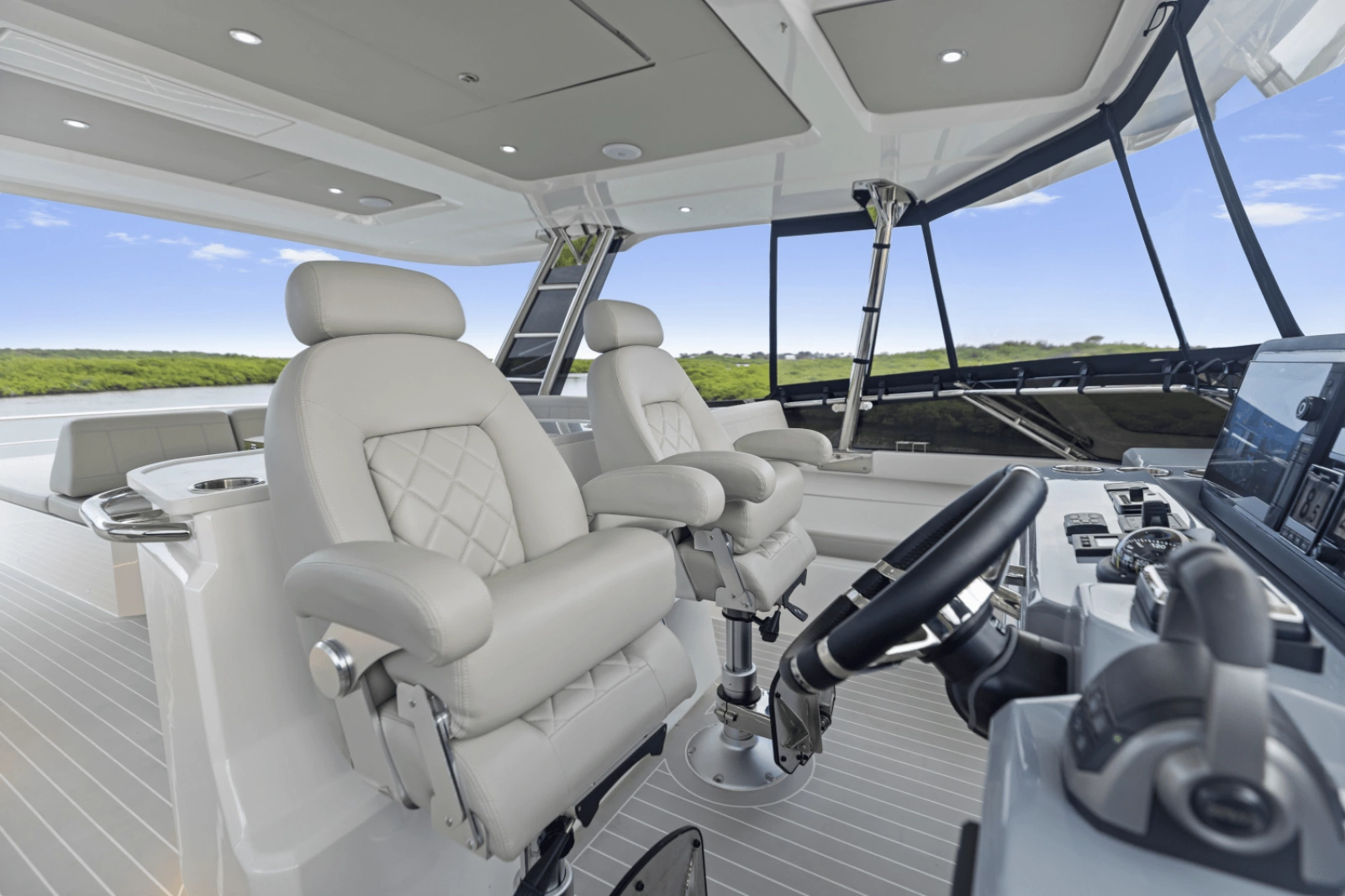52ft Aquila Yacht For Sale