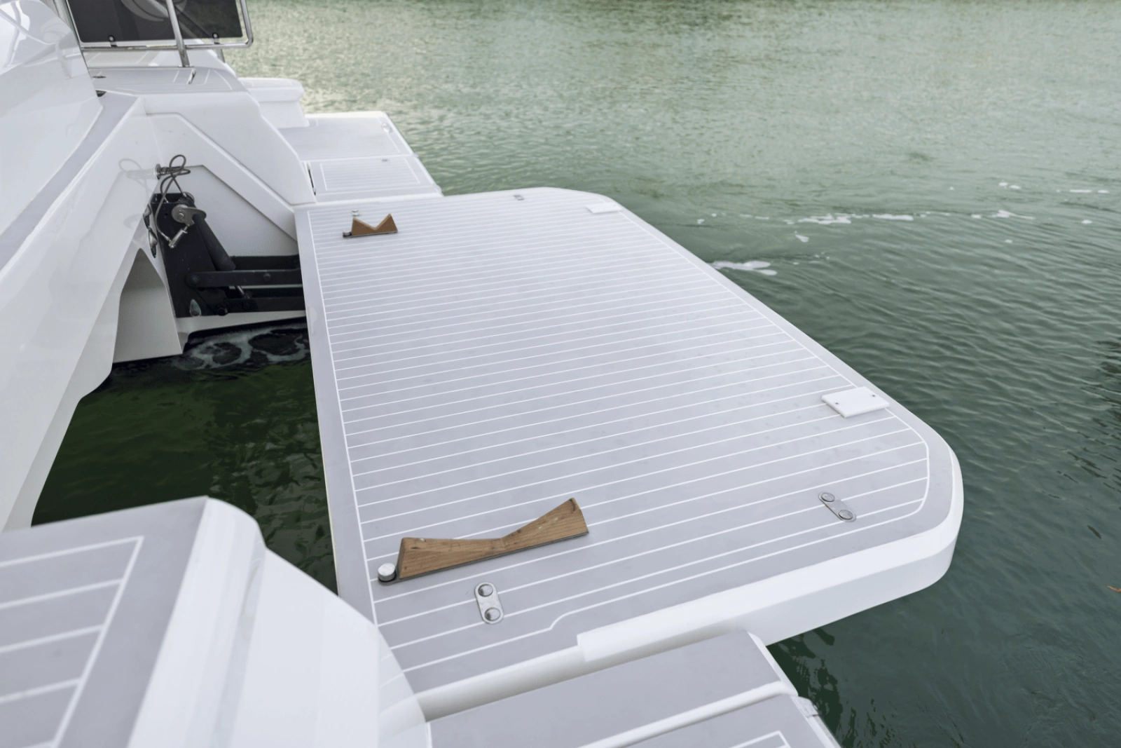 52ft Aquila Yacht For Sale
