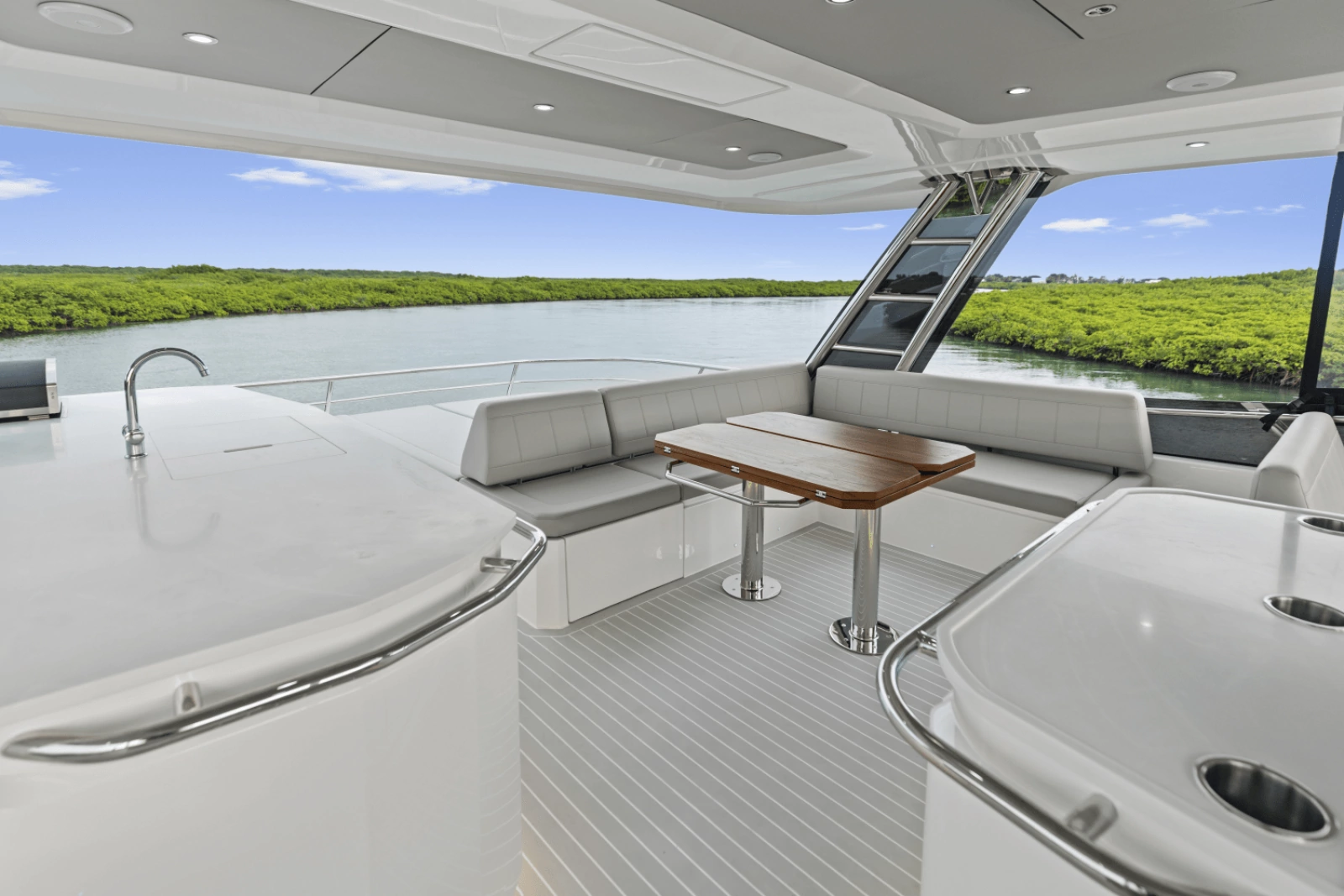 52ft Aquila Yacht For Sale