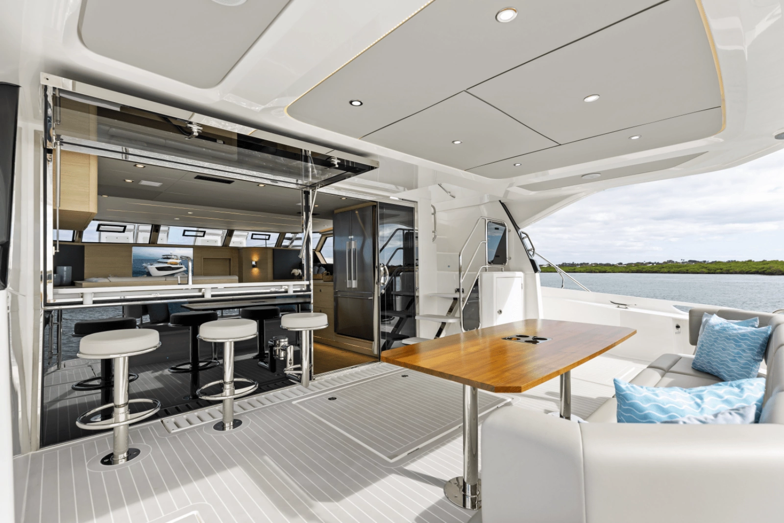 52ft Aquila Yacht For Sale