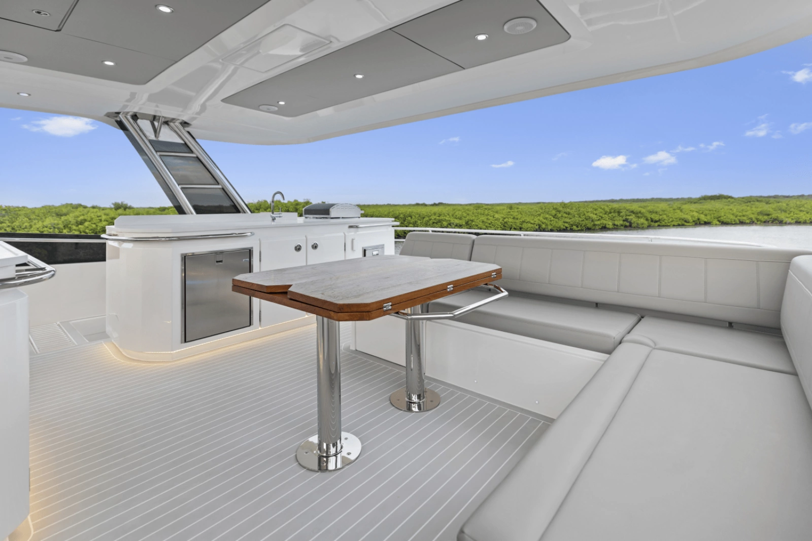 52ft Aquila Yacht For Sale