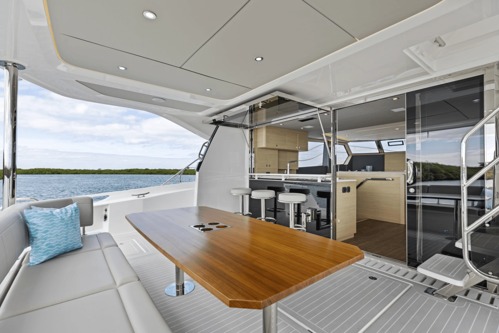 52ft Aquila Yacht For Sale