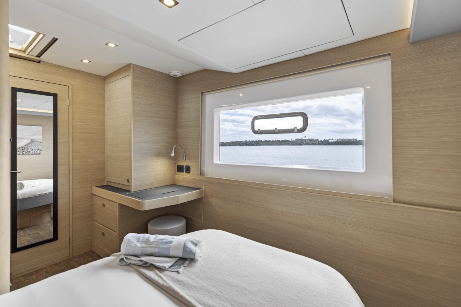52ft Aquila Yacht For Sale