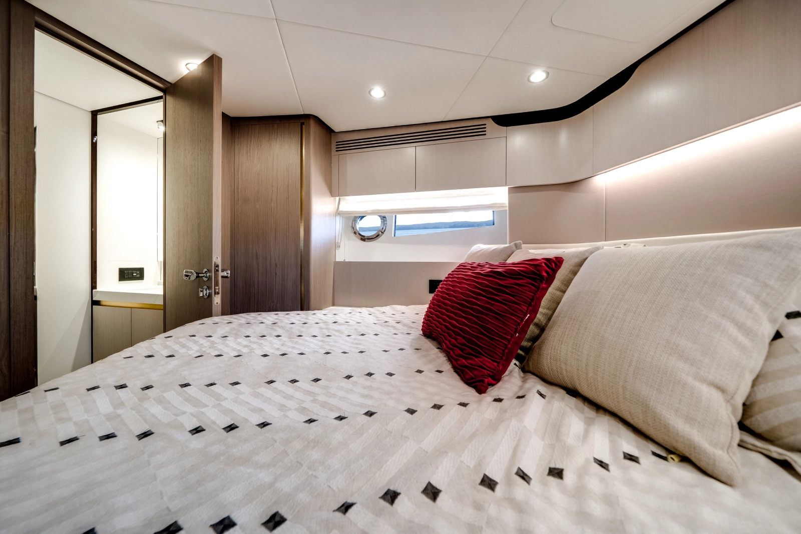 60ft Azimut Yacht For Sale
